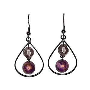 Premier Designs Rhapsody Purple and Silver Dangle Pierced Earrings‎